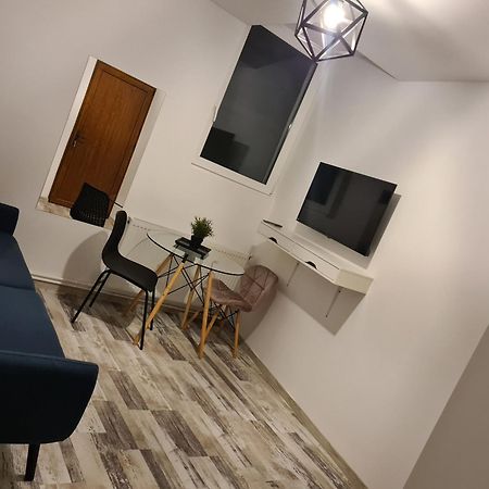 Luxury Mall First Apartments Bacău Exterior photo